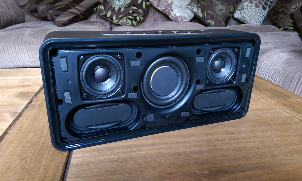 DOSS SoundBox XL hardware