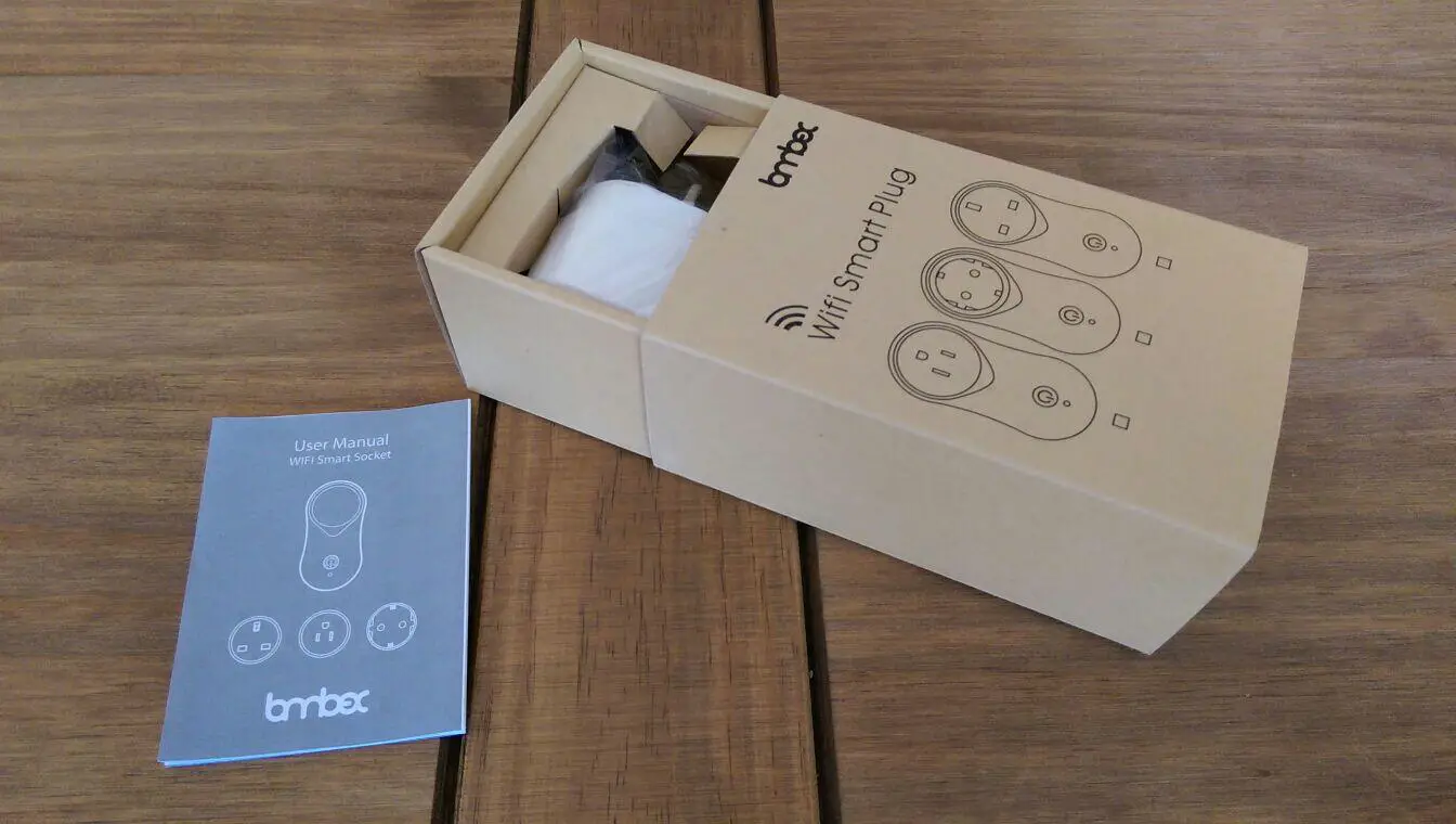 Lombex smart plug in box