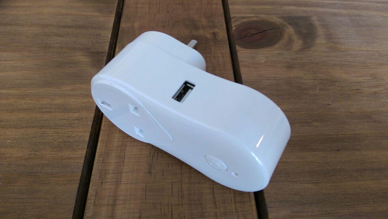 Lombex smart plug rear view